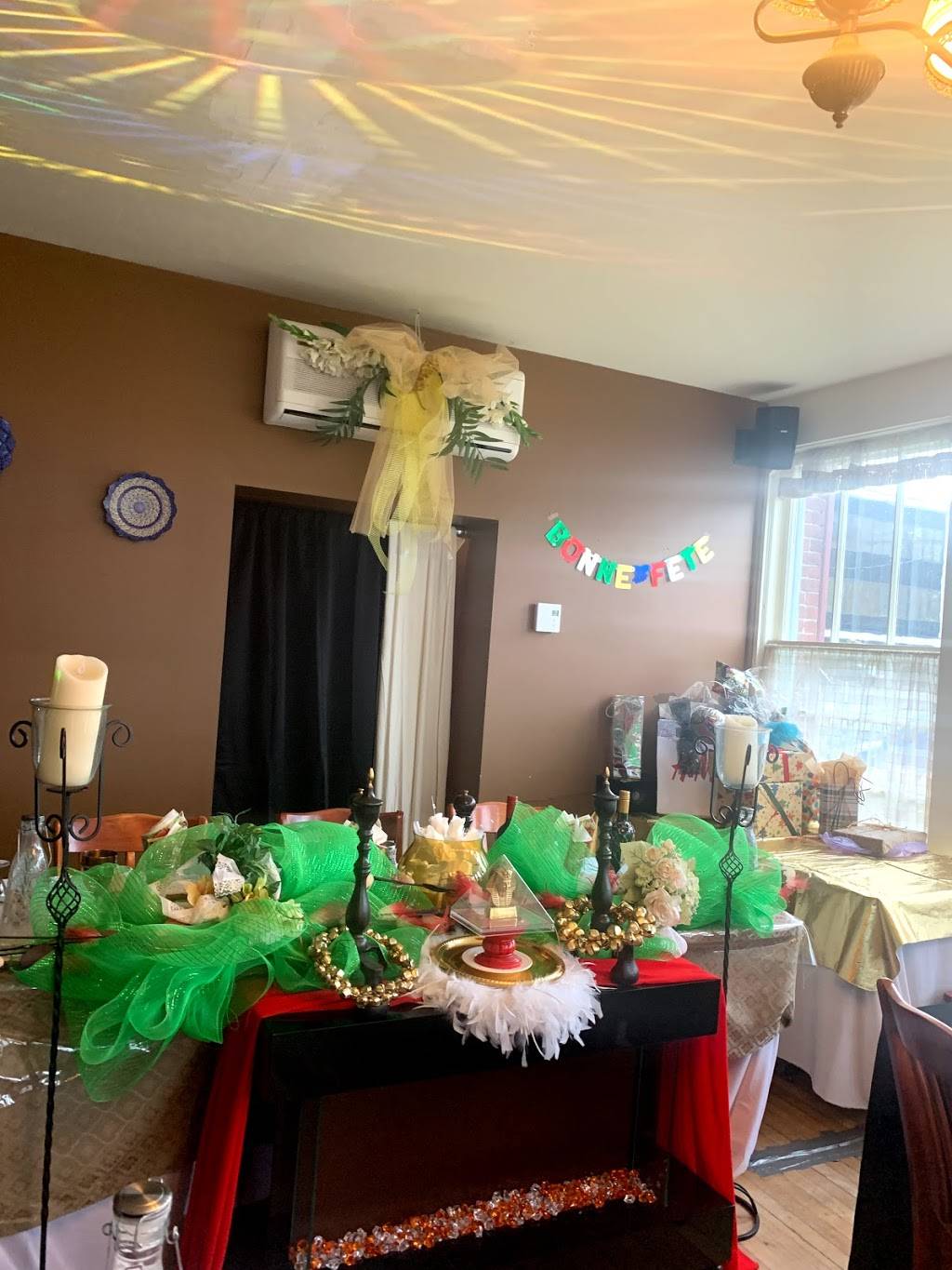 Restaurant Shiraz | restaurant | 209 Rue Brock, Drummondville, QC J2C 1M2, Canada | 8198505052 OR +1 819-850-5052