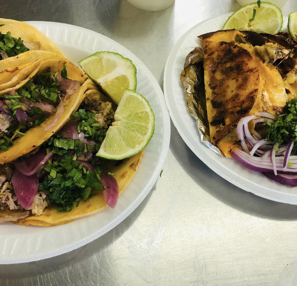 Tortas Ahogadas El Chivito | restaurant | 9055 Marbach Rd, San Antonio, TX 78245, USA | 2102570955 OR +1 210-257-0955