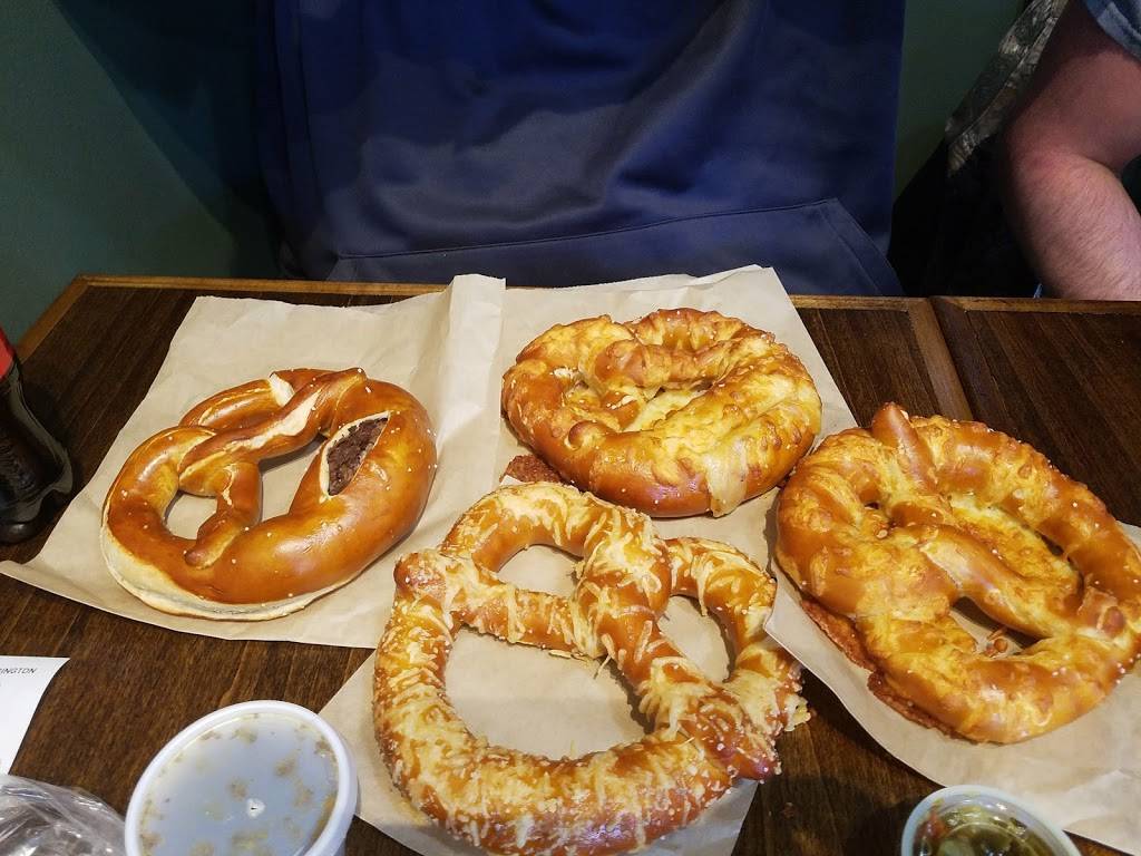 Gnarly Knots Pretzels | restaurant | 115 S Hough St, Barrington, IL 60010, USA | 8477015668 OR +1 847-701-5668