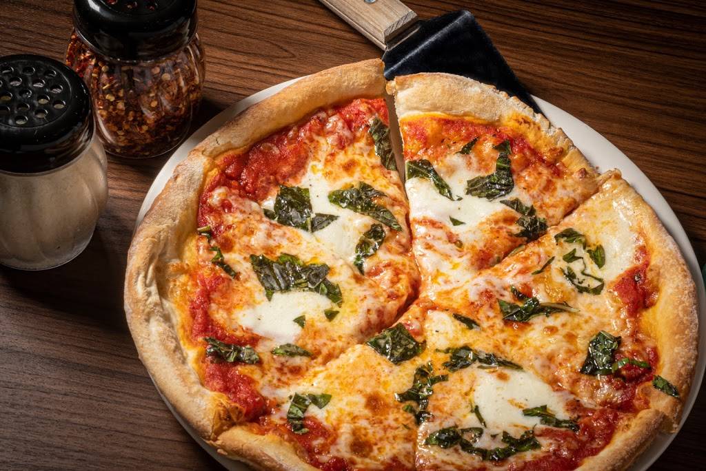 Giovannis Italian Restaurant & Pizzeria Orlando | restaurant | 10663 Narcoossee Rd, Orlando, FL 32832, USA | 4079306397 OR +1 407-930-6397