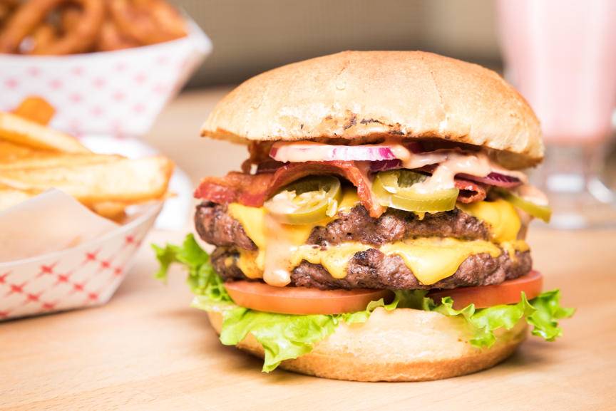 Kirks Steakburgers | restaurant | 2388 S Bascom Ave, Campbell, CA 95008, USA | 4083713565 OR +1 408-371-3565