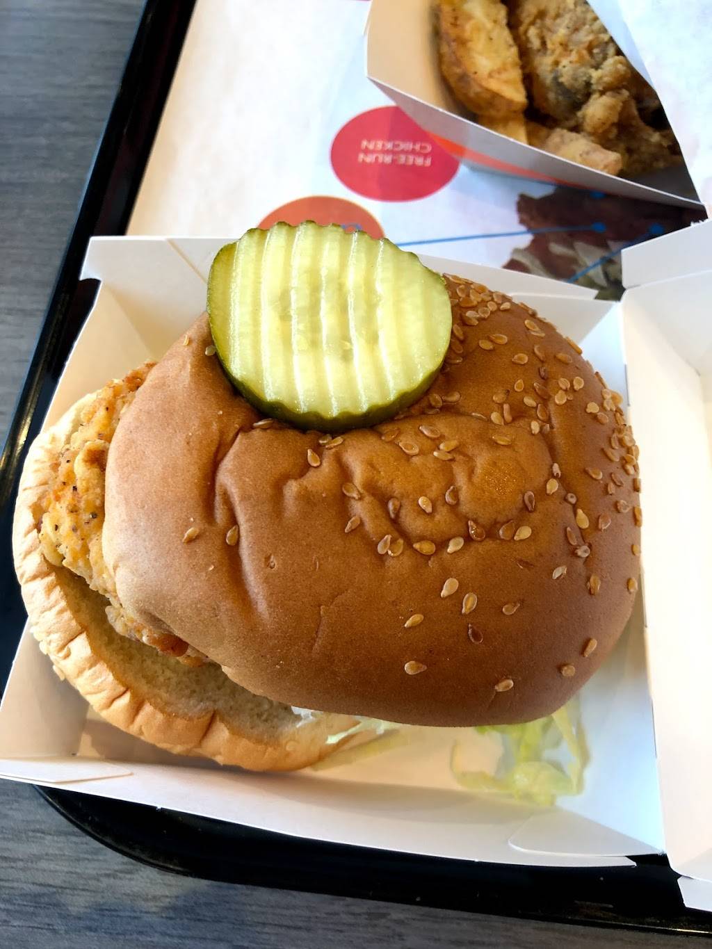 Mary Browns Chicken & Taters | restaurant | 3098 Carling Ave Unit 6B, Nepean, ON K2B 7K2, Canada | 6138280808 OR +1 613-828-0808