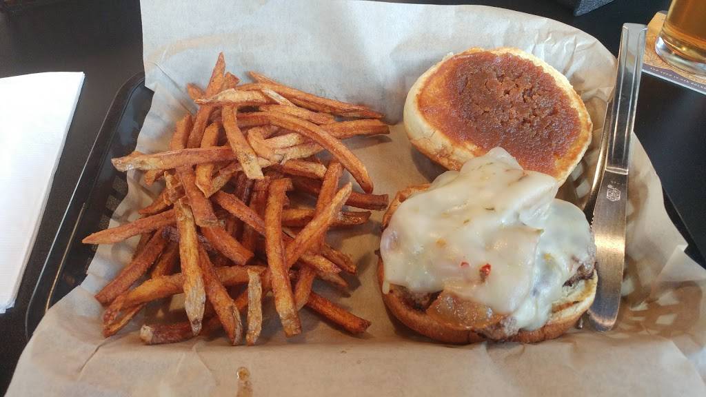 Mr Brews Taphouse | restaurant | 201 S Riverheath Way Suite 1100, Appleton, WI 54915, USA | 9208153516 OR +1 920-815-3516