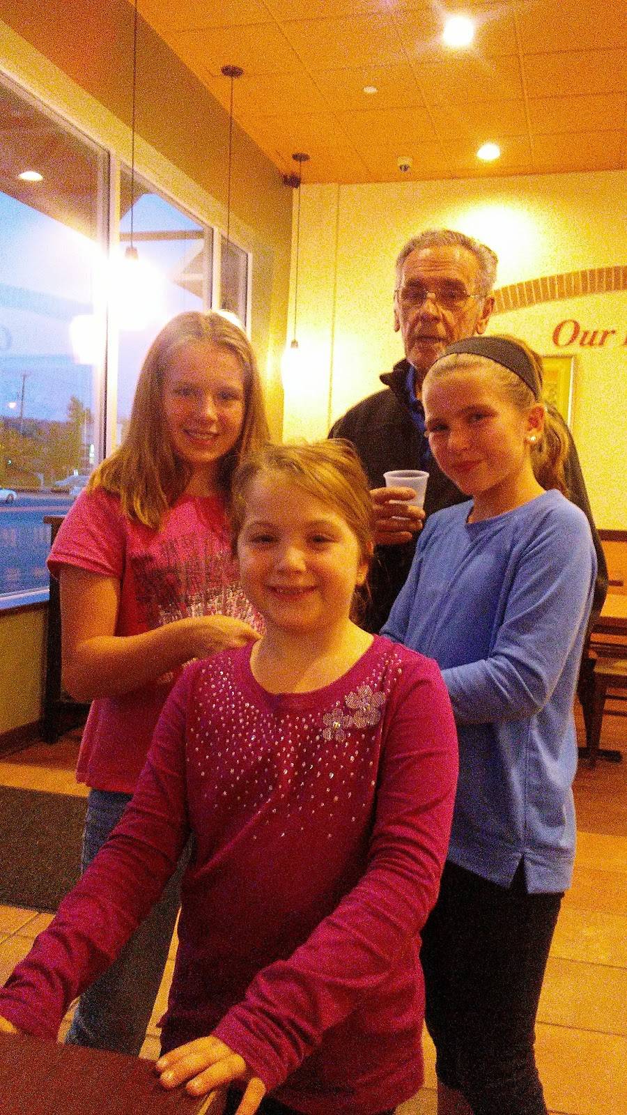 Papa Ginos | restaurant | 685 Merrill Rd, Pittsfield, MA 01201, USA | 4134455307 OR +1 413-445-5307