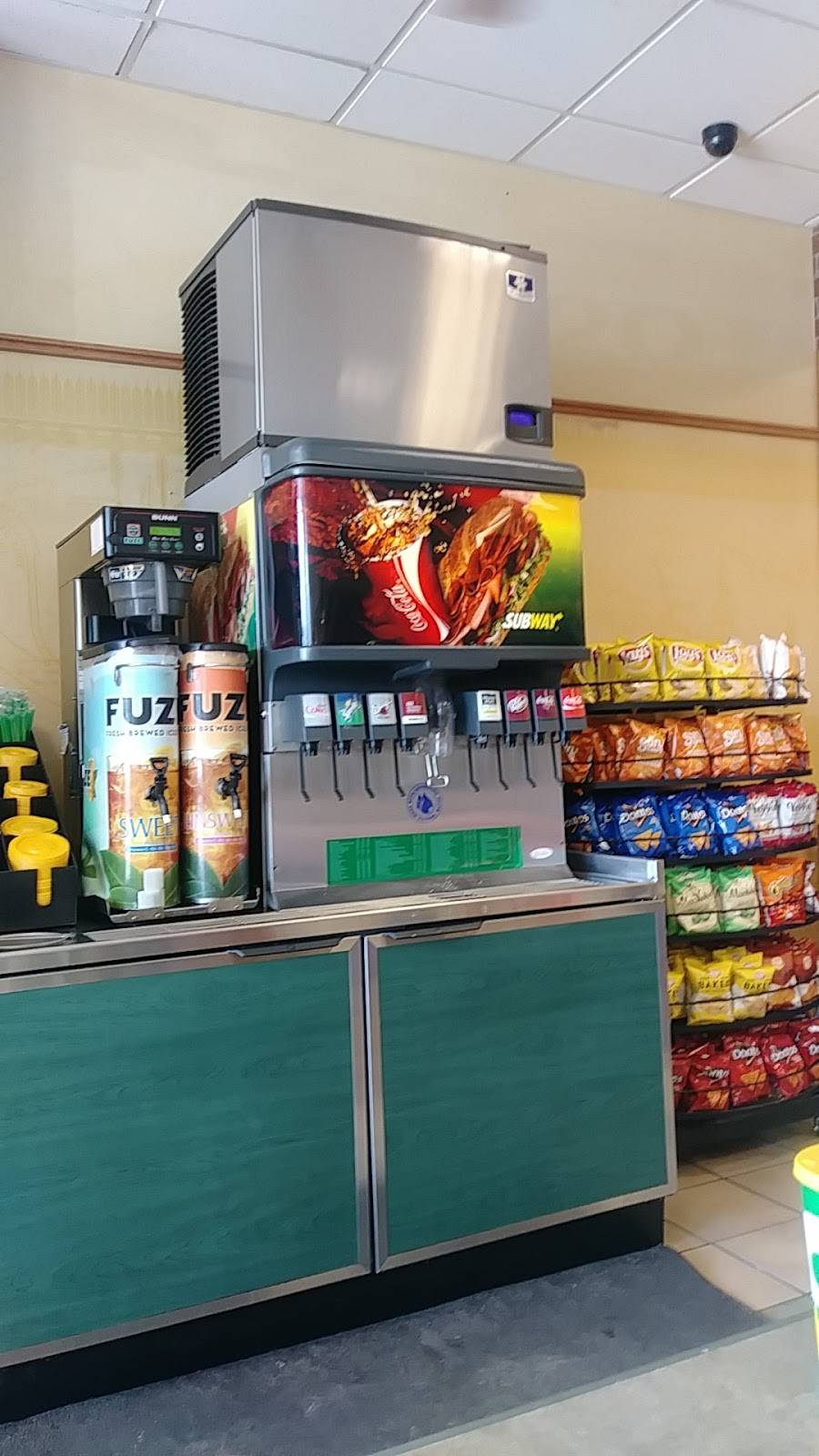 Subway | meal takeaway | 22320 Midland Dr, Shawnee, KS 66226, USA | 9134419203 OR +1 913-441-9203