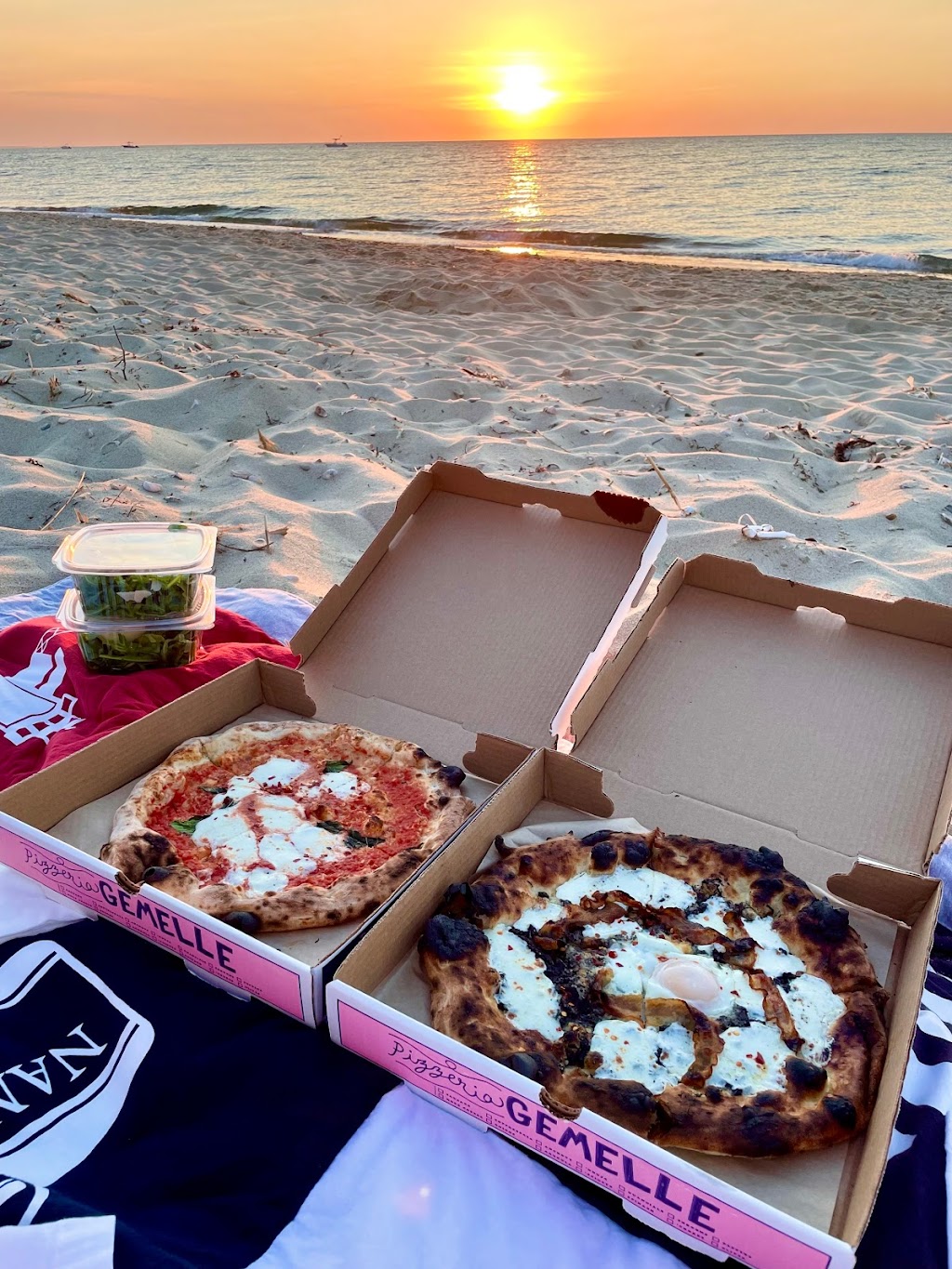 Pizzeria Gemelle | meal takeaway | 2 E Chestnut St, Nantucket, MA 02554, USA | 5089015958 OR +1 508-901-5958