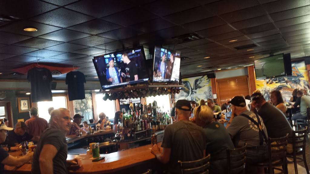 Dirty Dog American Bar & Grill Waverly | restaurant | 1016 W Bremer Ave #2931, Waverly, IA 50677, USA | 3193528819 OR +1 319-352-8819