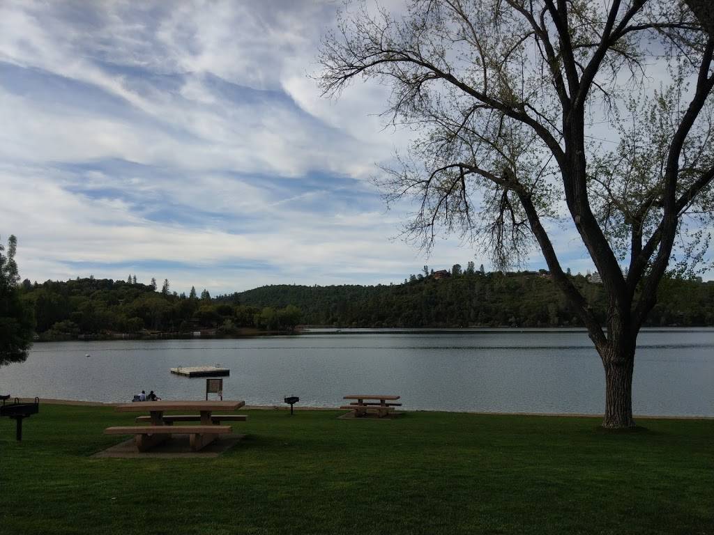 Pine Mountain Lake Lakeside Cafe At The Marina | restaurant | 901102500, Groveland, CA 95321, USA | 2099628630 OR +1 209-962-8630