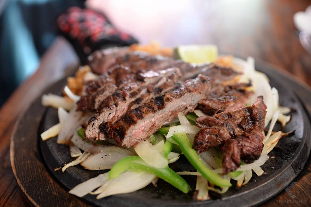 Whiskeys | restaurant | 885 Boylston St, Boston, MA 02116, USA | 6172625551 OR +1 617-262-5551