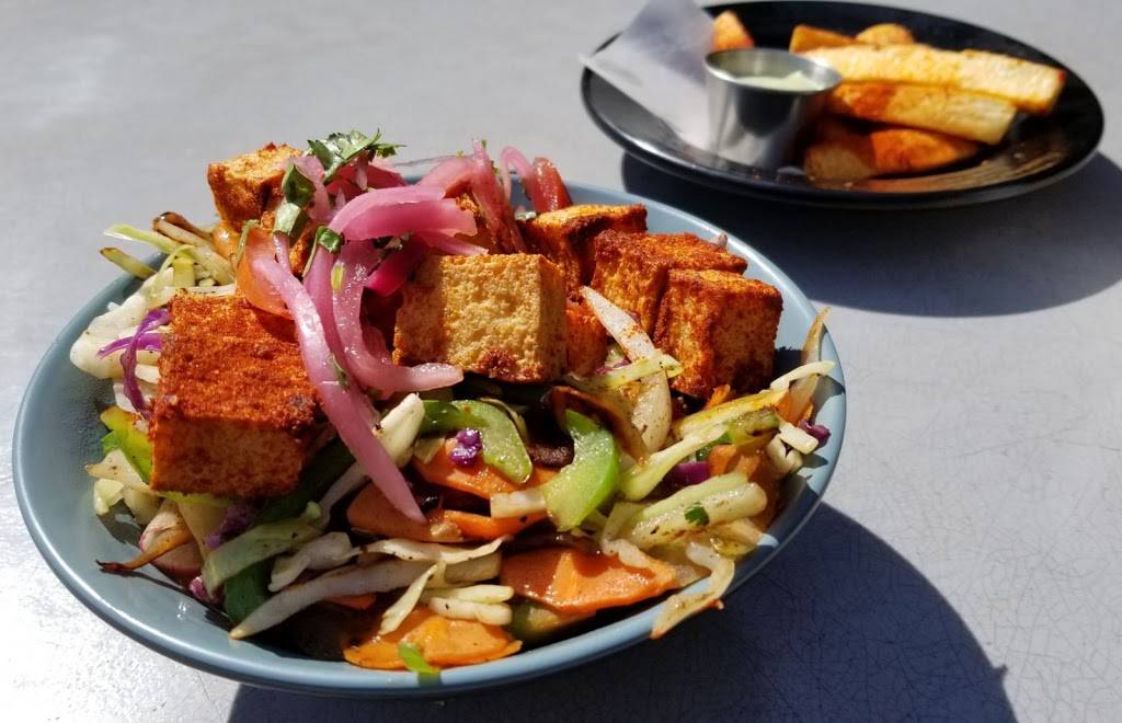 Boca 31 | restaurant | 207 S Bell Ave, Denton, TX 76201, USA | 9405141444 OR +1 940-514-1444