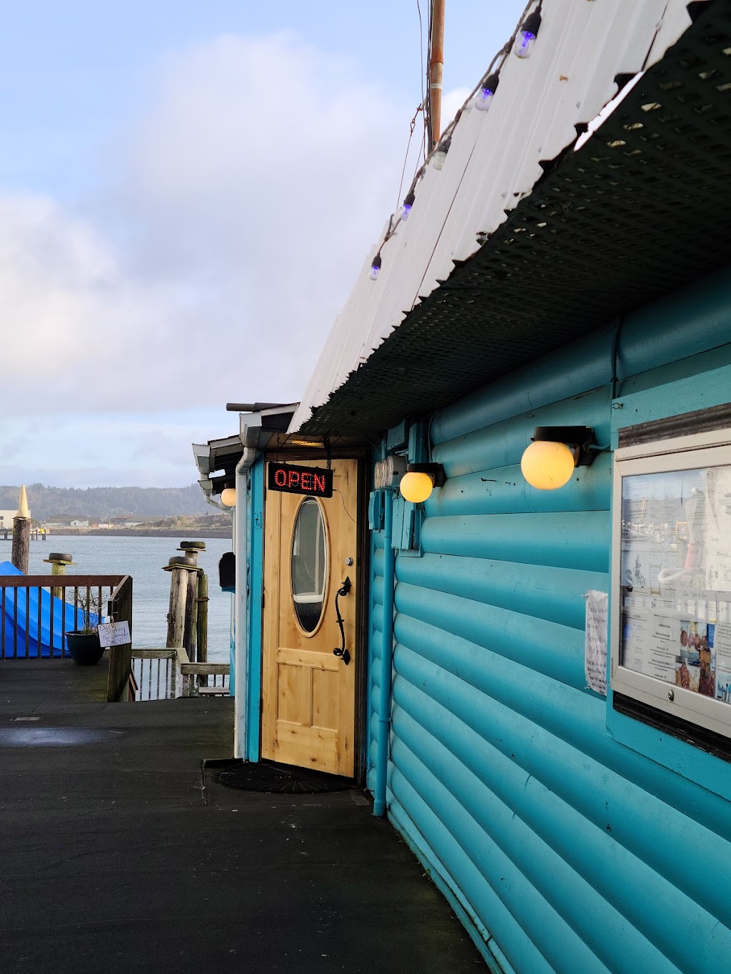 SEADOGS RESTAURANT n LOUNGE | restaurant | 839 SW Bay Blvd., Newport, OR 97365, USA | 5412648205 OR +1 541-264-8205