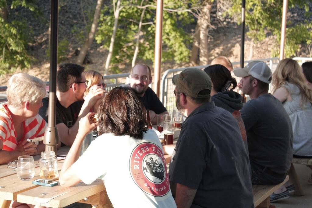 Rivers Edge Brewing Company | restaurant | 125 S Main St #400, Milford, MI 48381, USA | 2486851625 OR +1 248-685-1625