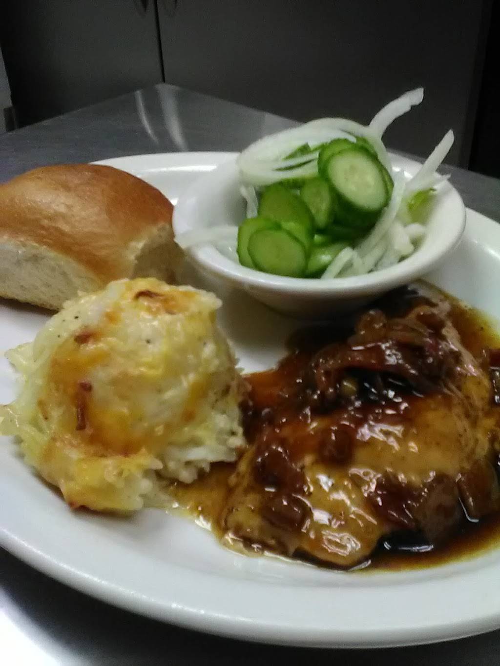 New Home Cafe | restaurant | 106 S Main St, Clarion, IA 50525, USA | 5156026386 OR +1 515-602-6386