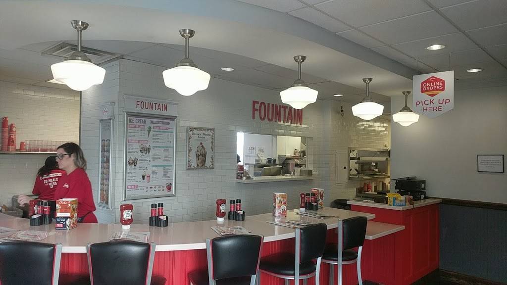 Friendlys | restaurant | 529 Memorial Dr, Chicopee, MA 01020, USA | 4135924221 OR +1 413-592-4221