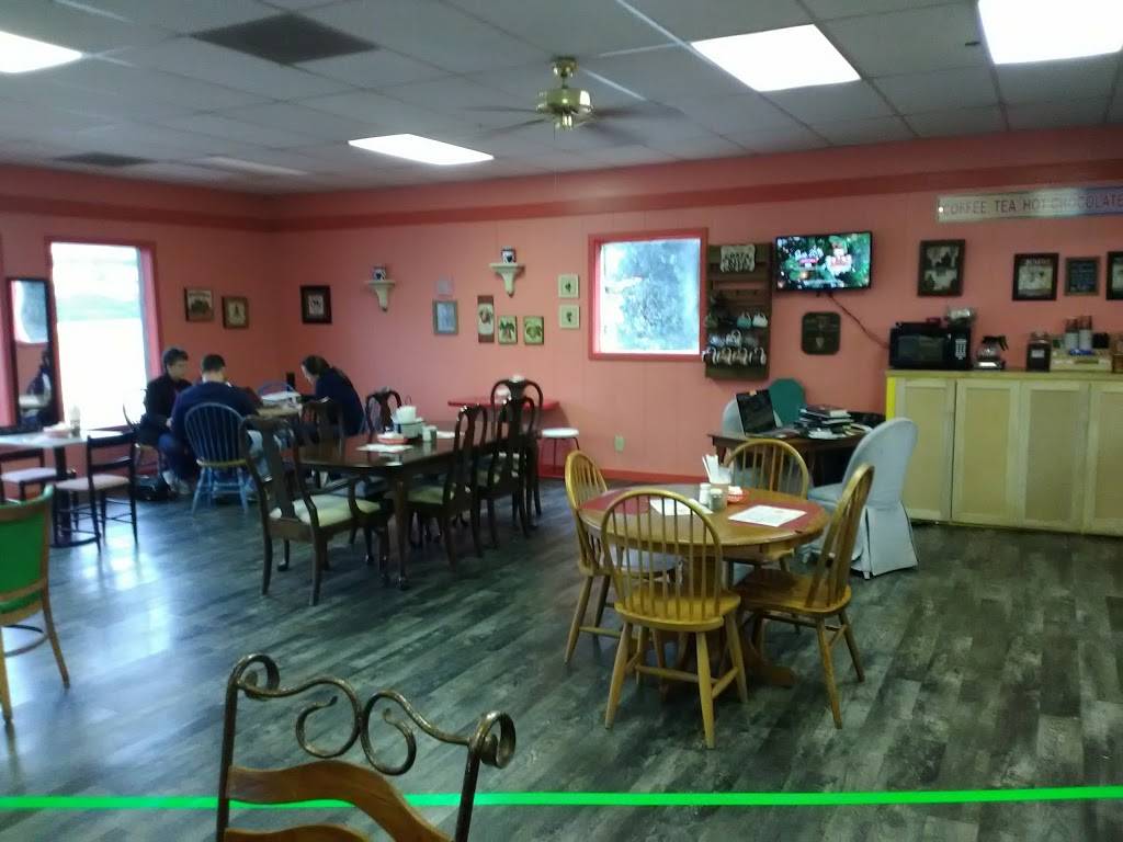 Sams Sweets and Treats | restaurant | 991 S Main St, Cleveland, GA 30528, USA | 7062191622 OR +1 706-219-1622