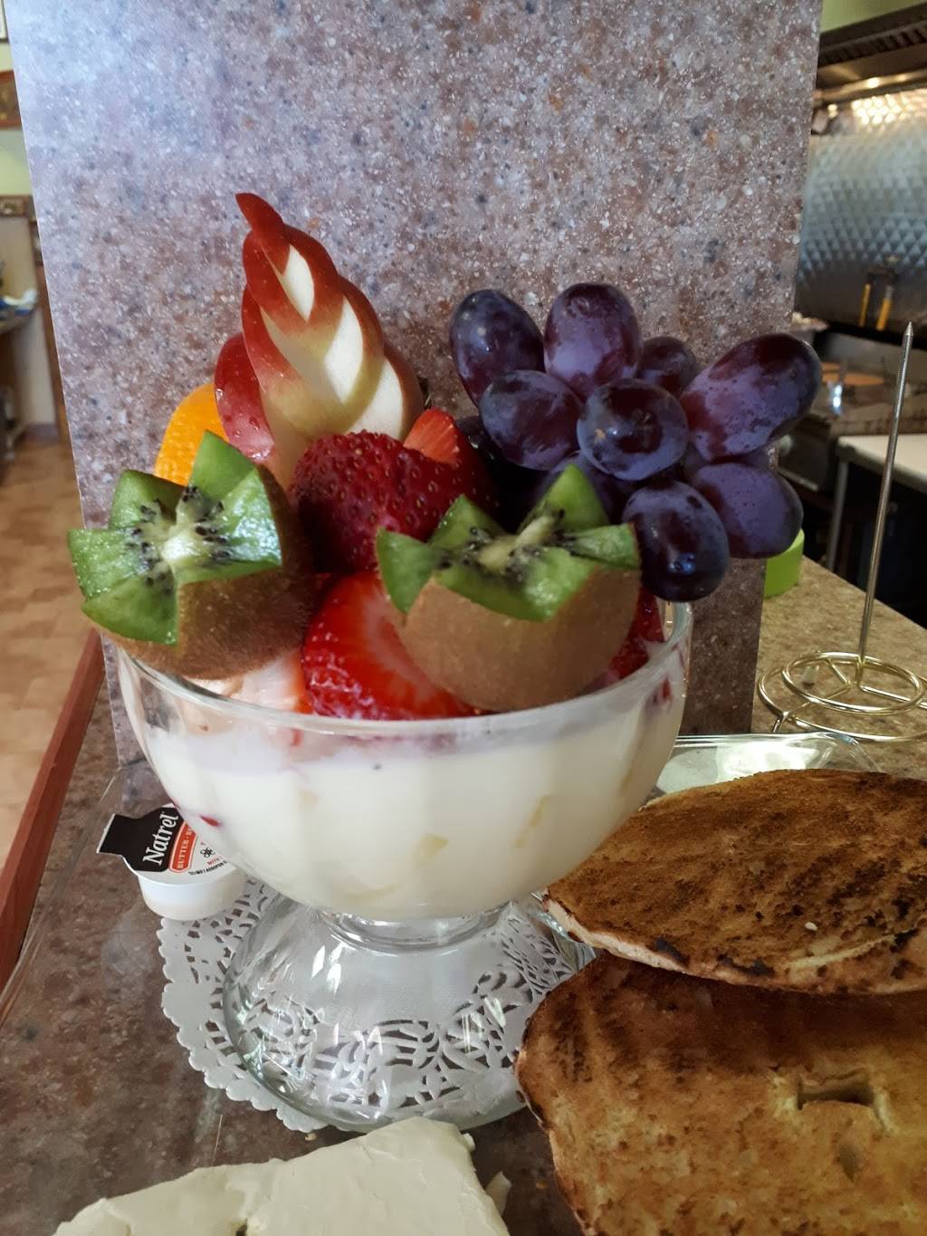 Tutti Frutti déjeuner et diner | restaurant | 5986 Rue Martineau, Saint-Hyacinthe, QC J2R 2H6, Canada | 4507962220 OR +1 450-796-2220