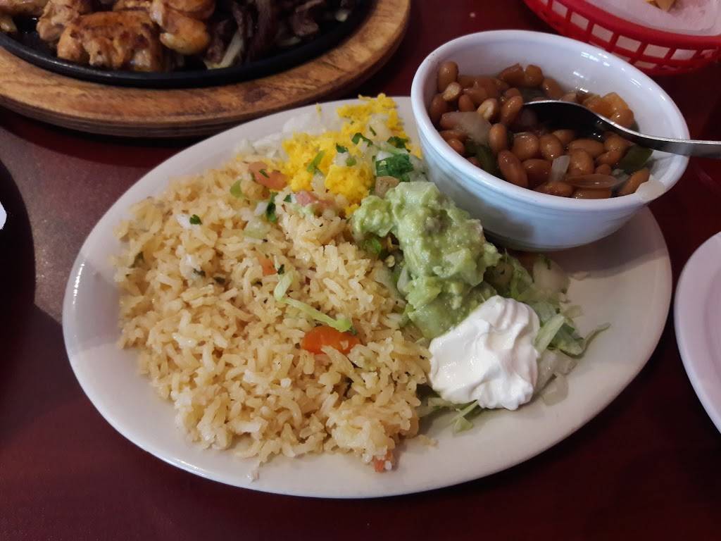 La Fuente Restaurant | restaurant | 214 E Main St, Florence, TX 76527, USA | 2547932870 OR +1 254-793-2870