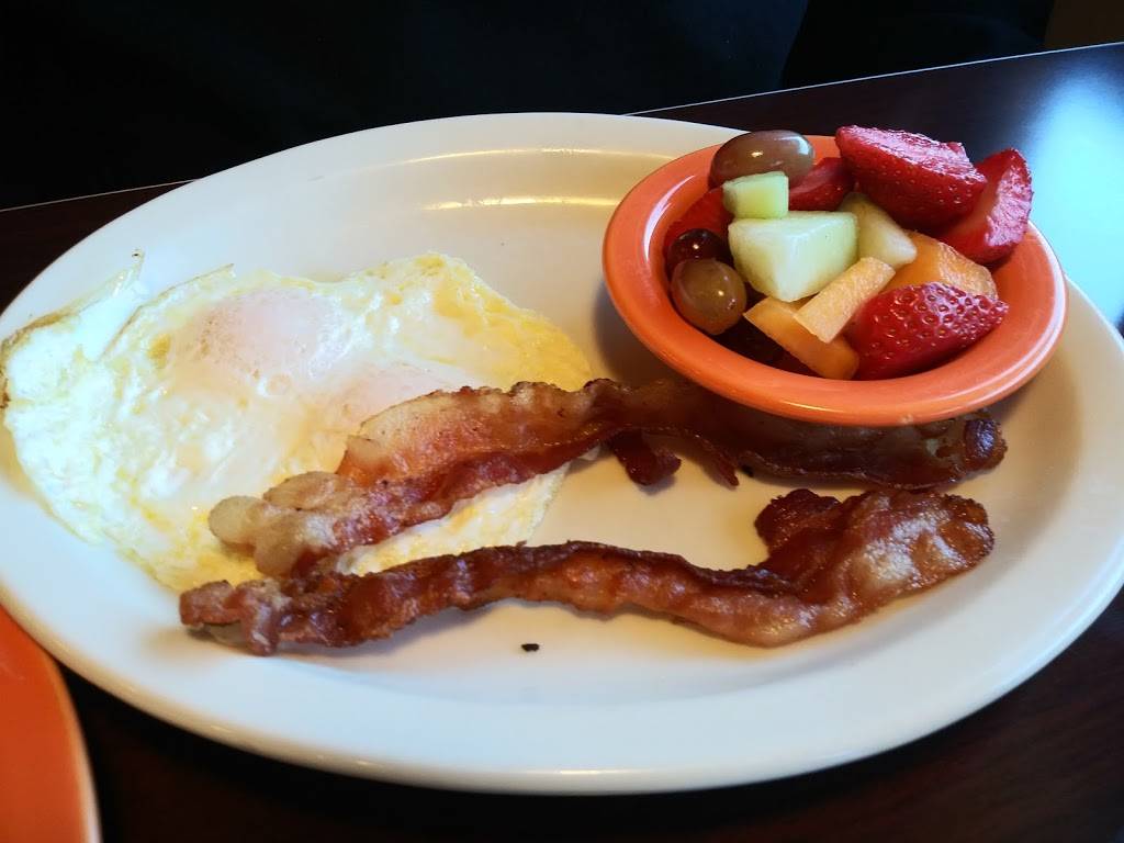 Village Inn | bakery | 3535 S Meridian Ave, Wichita, KS 67217, USA | 3169469000 OR +1 316-946-9000