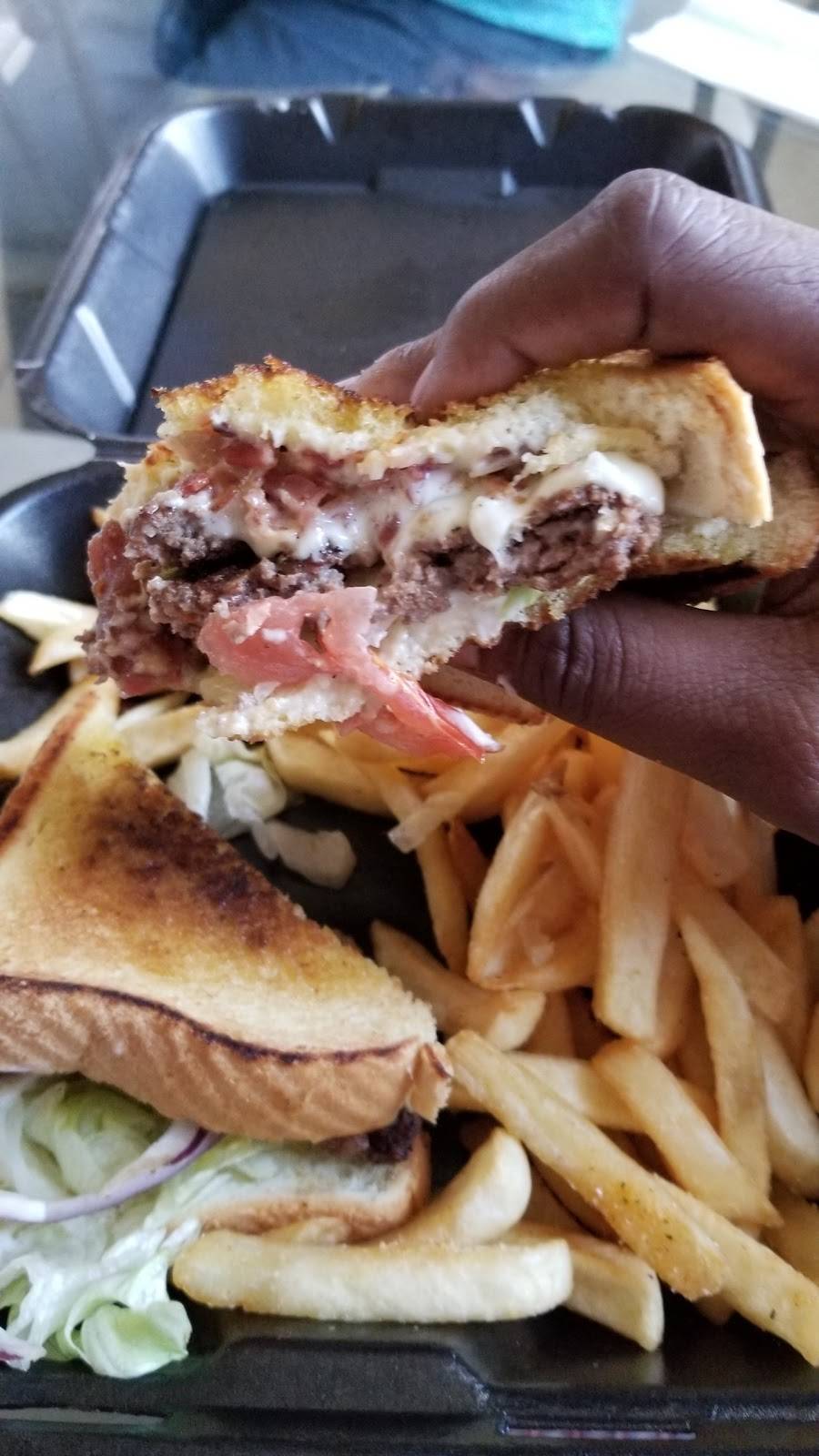 Taylor Made Burgers | restaurant | 4844 Seven Mile E, Detroit, MI 48234, USA | 3138915858 OR +1 313-891-5858