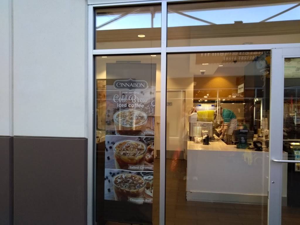 Auntie Annes | cafe | 2792 Livermore Outlets Dr, Livermore, CA 94551, USA | 9252927032 OR +1 925-292-7032