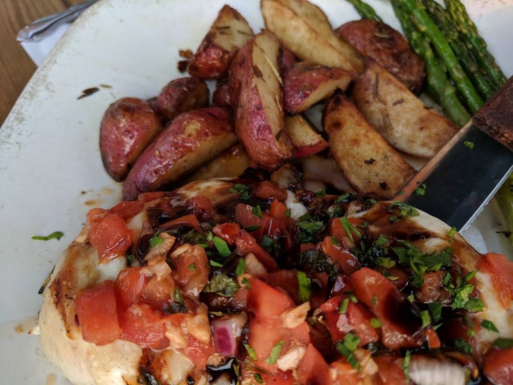 Uccellos Ristorante - Grandville | night club | 3940 Rivertown Pkwy, Grandville, MI 49418, USA | 6162499344 OR +1 616-249-9344