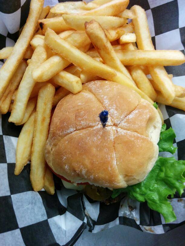 The Garage Bar & Grill | restaurant | 1770 Springfield Church Rd, Jackson Center, PA 16133, USA | 7242697511 OR +1 724-269-7511