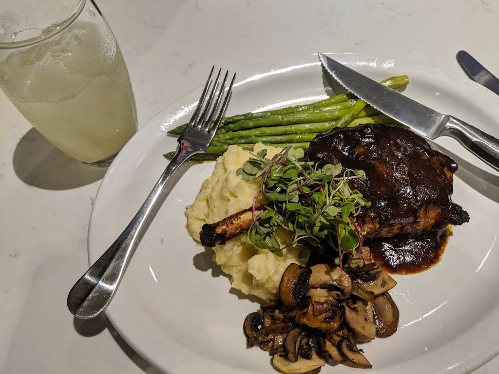 Hull & Mason bar And Kitchen at Boston marriott Quincy | restaurant | 1000 Marriott Dr, Quincy, MA 02169, USA | 6177742078 OR +1 617-774-2078