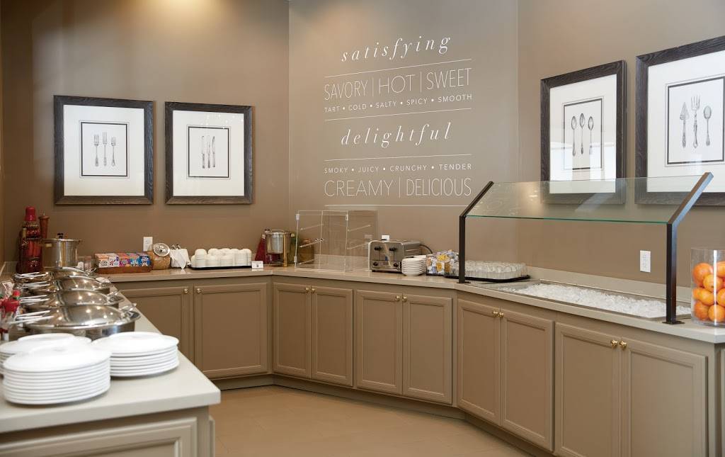 21 Lake Restaurant and Bar | restaurant | 21 Lake Ave Ext, Danbury, CT 06811, USA | 2037441776 OR +1 203-744-1776