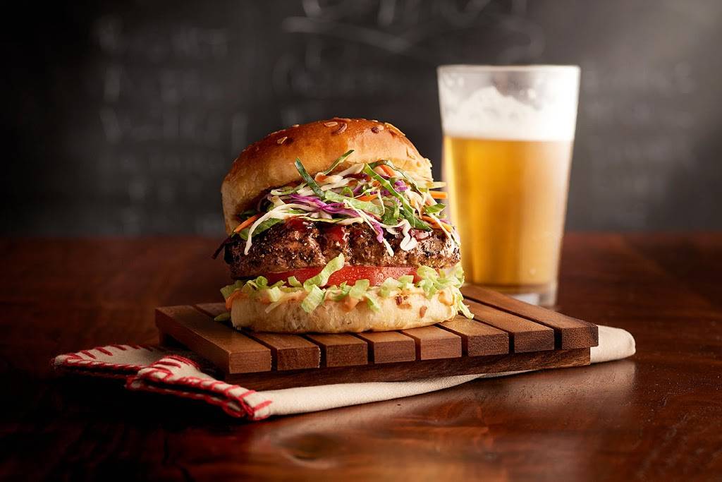 Bills Bar & Burger | restaurant | 7 Boardwalk, Kemah, TX 77565, USA | 2813341099 OR +1 281-334-1099