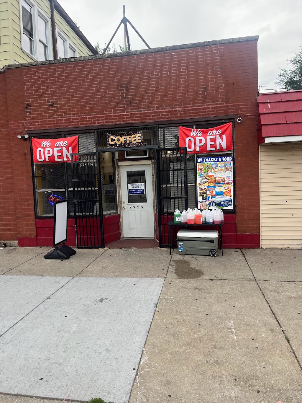 HP snacks and food | restaurant | 2959 E 87th St, Chicago, IL 60617, USA | 7735300300 OR +1 773-530-0300