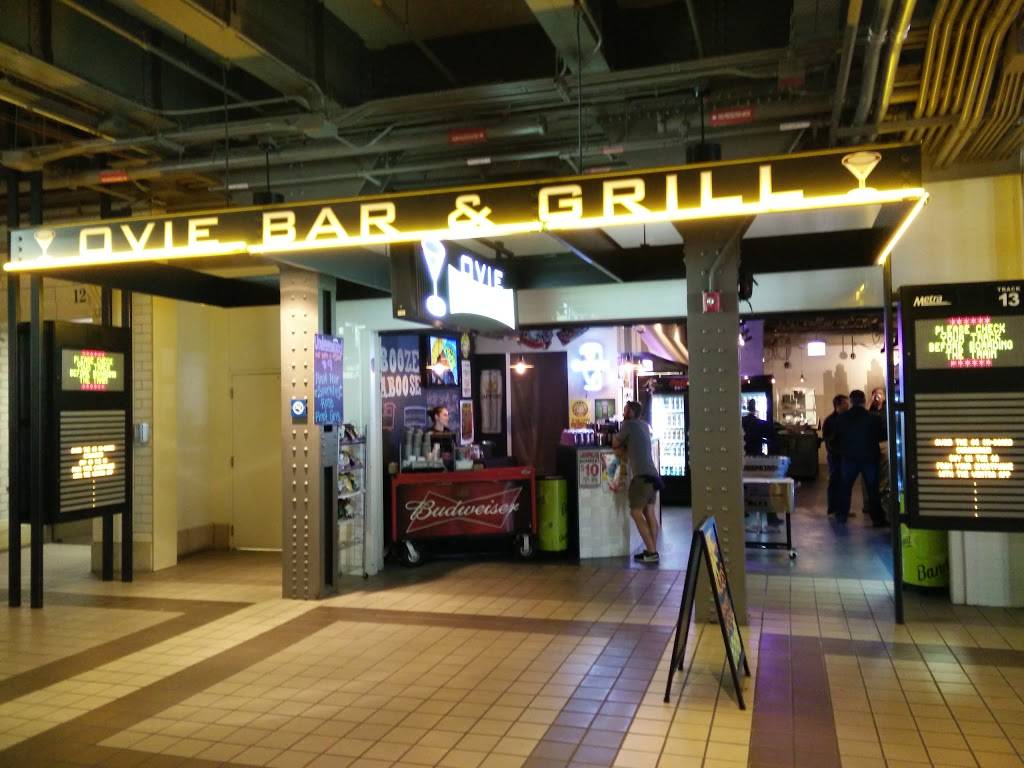 Ovie Bar & Grill | restaurant | 120 N Canal St, Chicago, IL 60661, USA | 3129021111 OR +1 312-902-1111