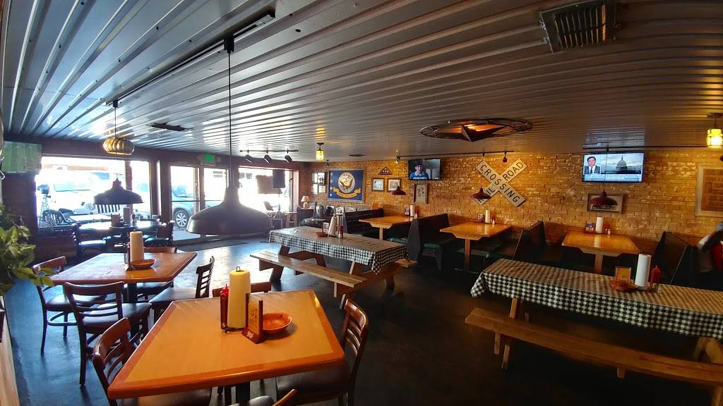 Outlaw Burgers | restaurant | 111 W 4th St, Justin, TX 76247, USA | 9406485808 OR +1 940-648-5808