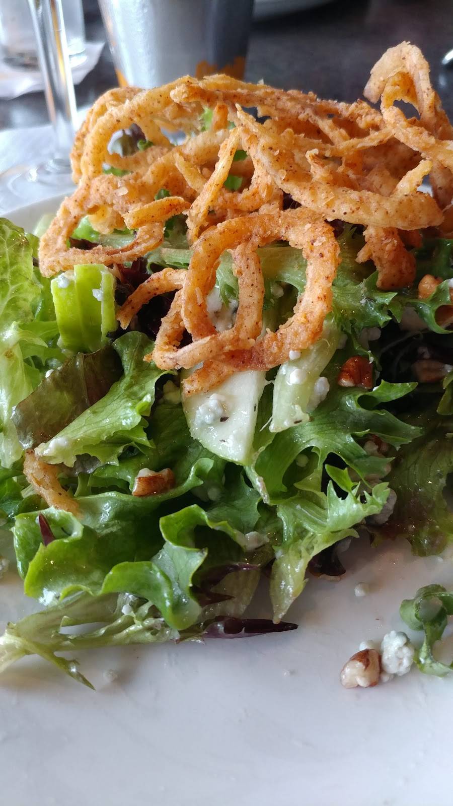 Gentelins On Broadway | restaurant | 122 E Broadway, Alton, IL 62002, USA | 6184656080 OR +1 618-465-6080