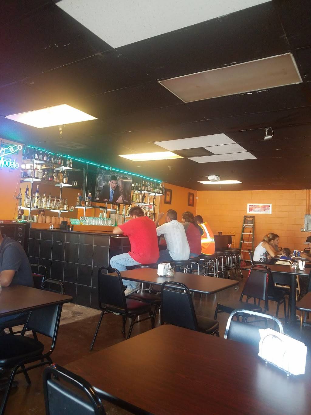 Gorditas las 5 Estrellas | restaurant | 1550 S Federal Blvd suite n, Denver, CO 80219, USA | 7206386184 OR +1 720-638-6184