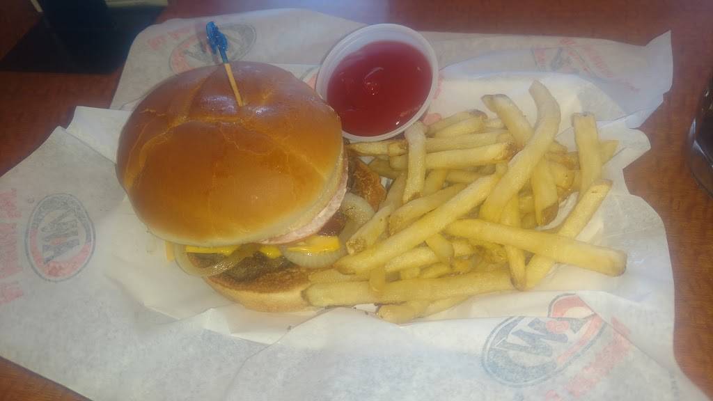 A&W Restaurant | restaurant | 510 S Monroe Ave, Green Bay, WI 54301, USA | 9204374725 OR +1 920-437-4725