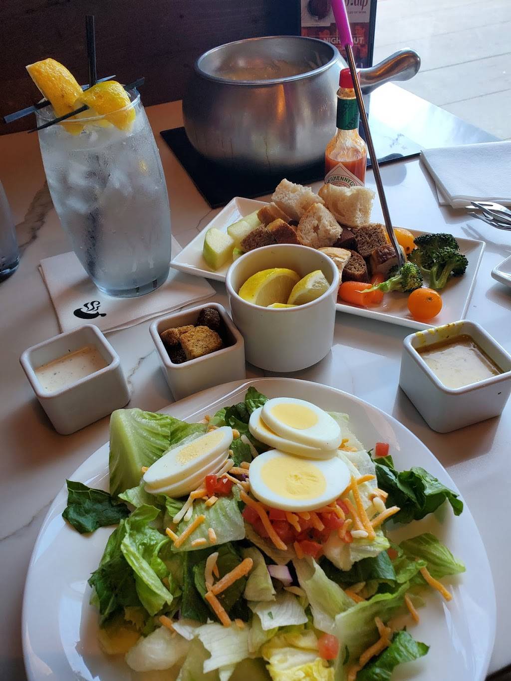 The Melting Pot | restaurant | 8889 Gateway Blvd W #2320, El Paso, TX 79925, USA | 9152064647 OR +1 915-206-4647