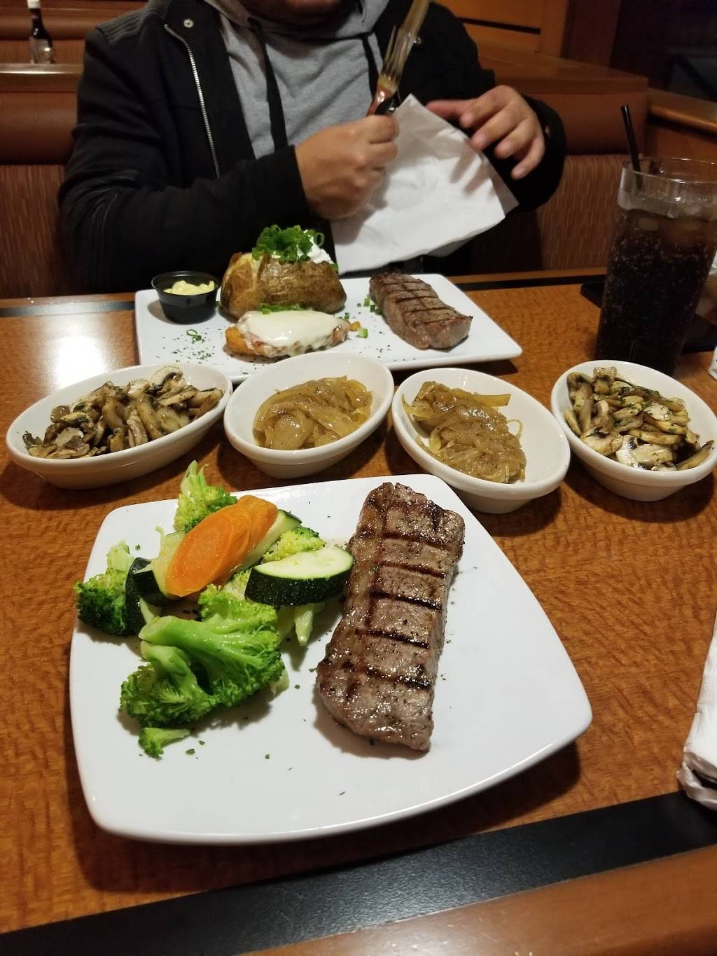 Sizzler | restaurant | 20557 Devonshire St, Chatsworth, CA 91311, USA | 8183491900 OR +1 818-349-1900