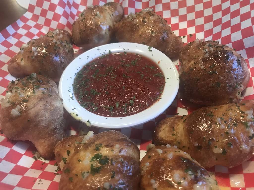 Roccos Pizza | restaurant | 4315 S National Ave, Springfield, MO 65810, USA | 4173195580 OR +1 417-319-5580