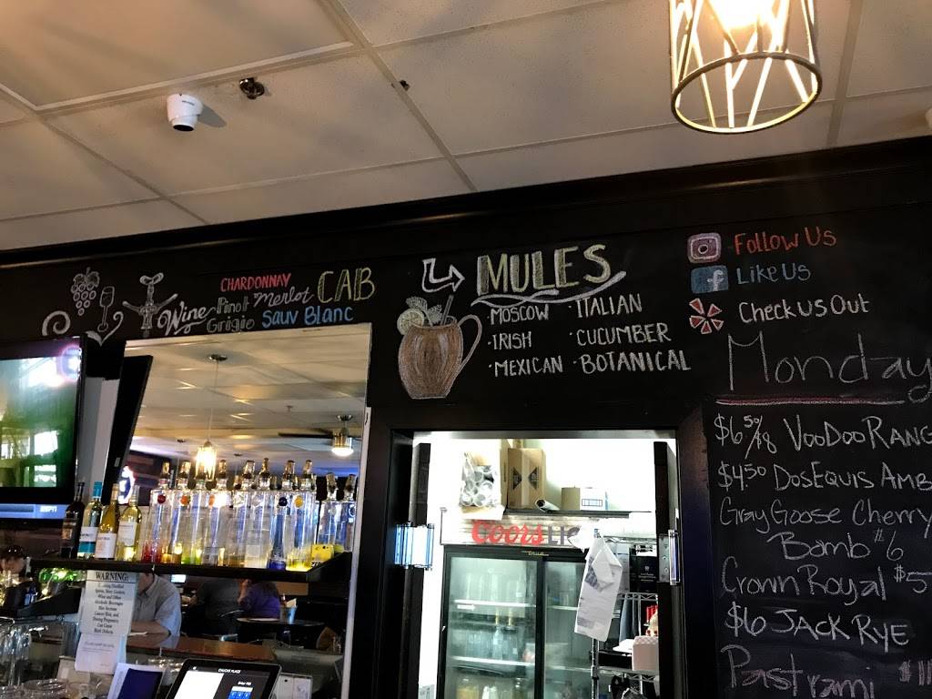 Chucks Place | restaurant | 1447 Historical Plaza Way, Manteca, CA 95336, USA | 2098236196 OR +1 209-823-6196