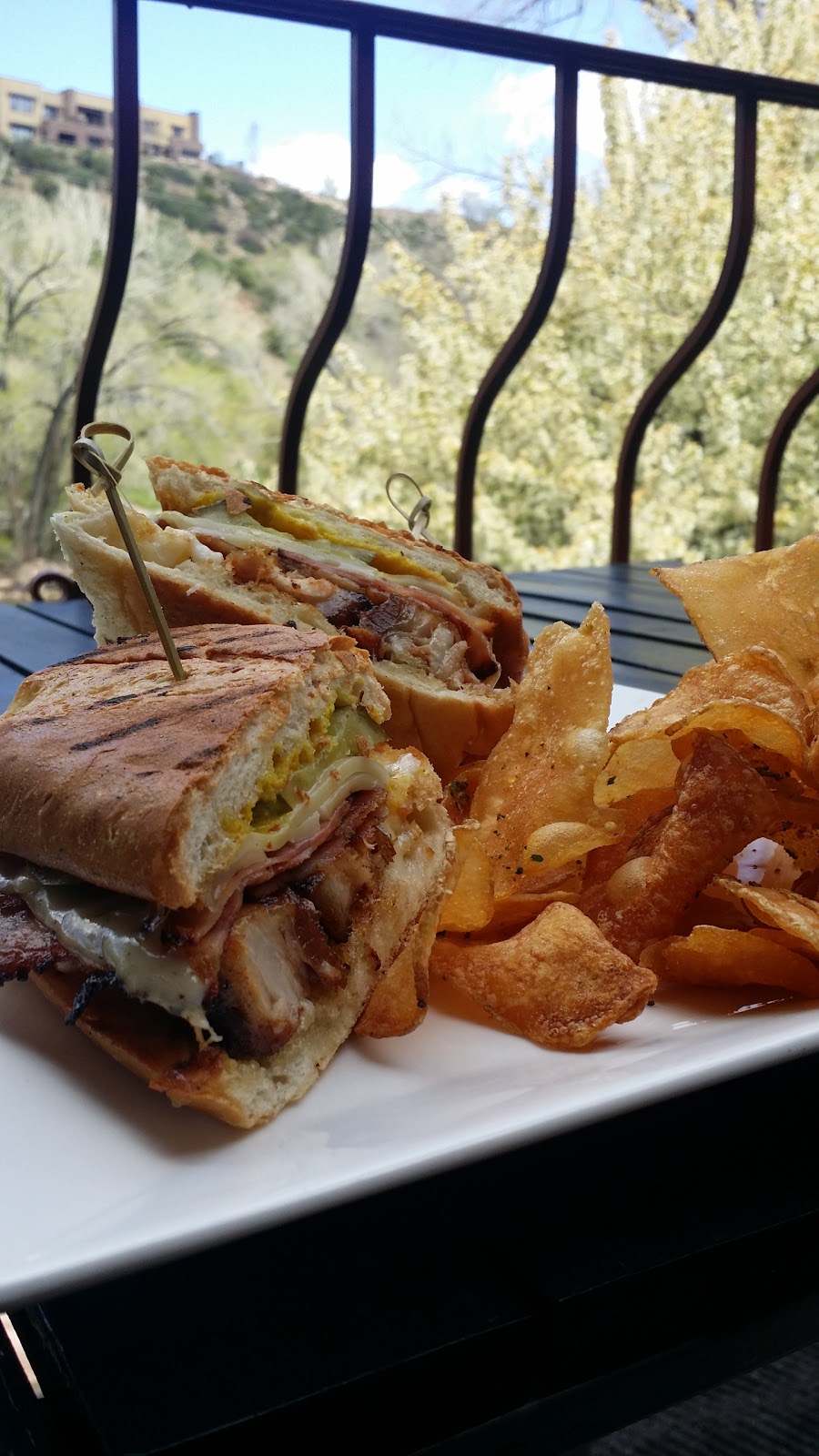 Edgewater Grille & Lounge | restaurant | 501 Camino Del Rio, Durango, CO 81301, USA | 9703823950 OR +1 970-382-3950