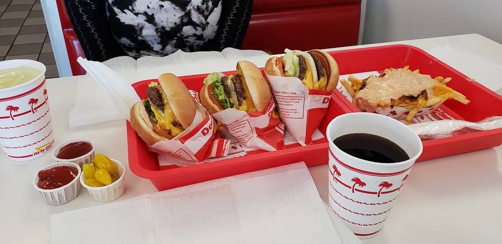 In-N-Out Burger | restaurant | 2625 W Kettleman Ln, Lodi, CA 95242, USA | 8007861000 OR +1 800-786-1000