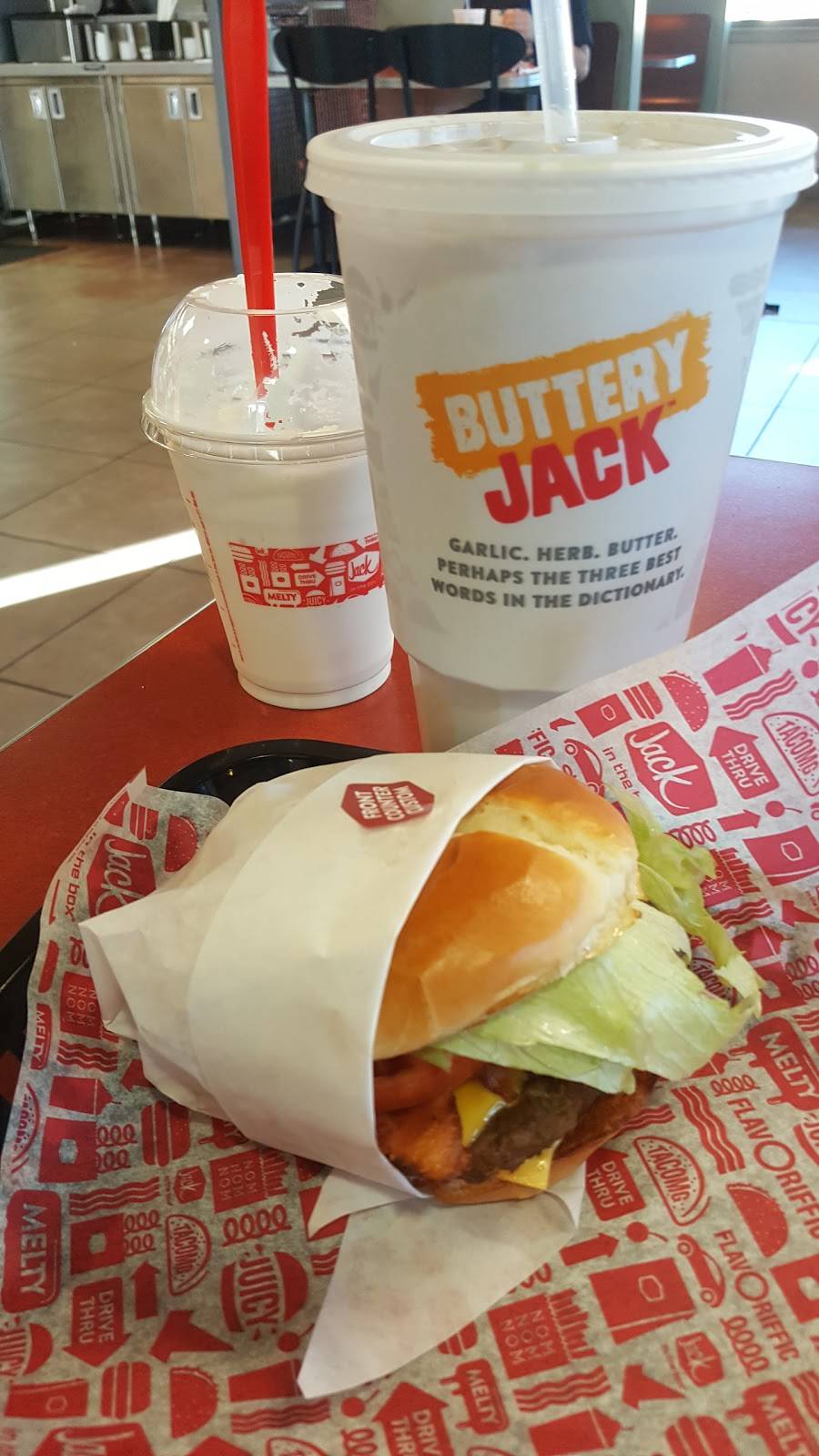 Jack in the Box | restaurant | 740 Sycamore Ave, Vista, CA 92083, USA | 7607274081 OR +1 760-727-4081