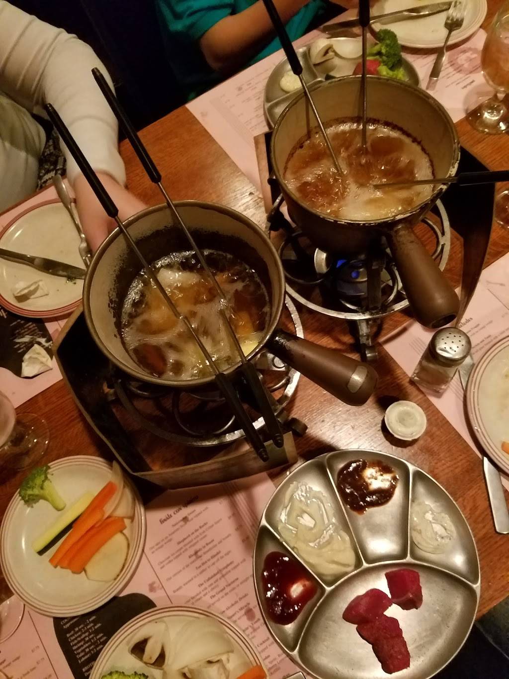Fondue Stube | restaurant | 2717 W Peterson Ave, Chicago, IL 60659, USA | 7737842200 OR +1 773-784-2200