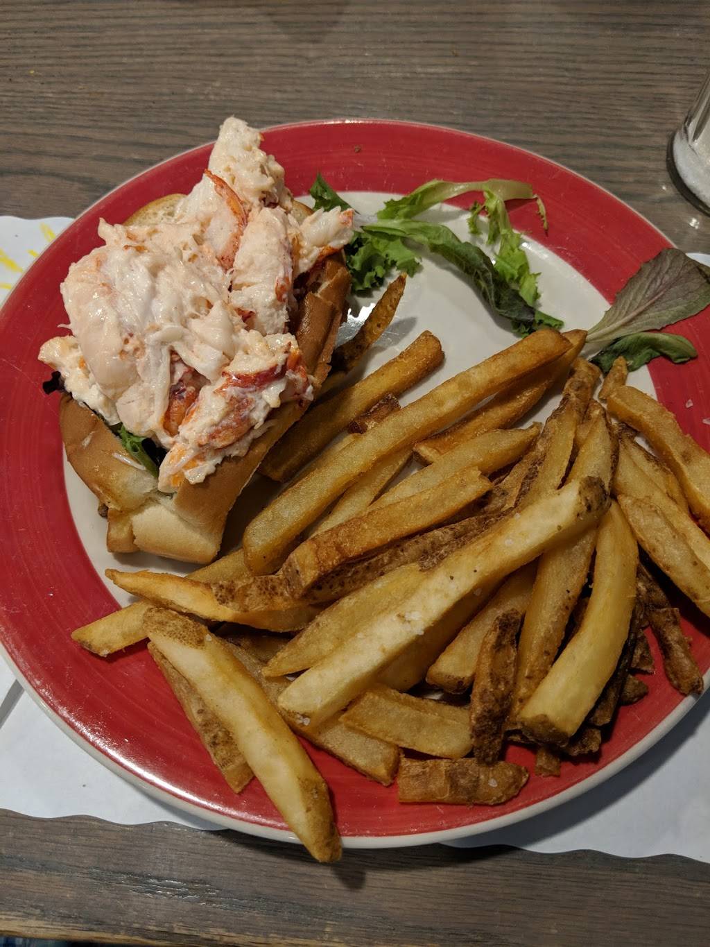 Atlantic Grille | restaurant | 91 Aquidneck Ave, Middletown, RI 02842, USA | 4018494440 OR +1 401-849-4440