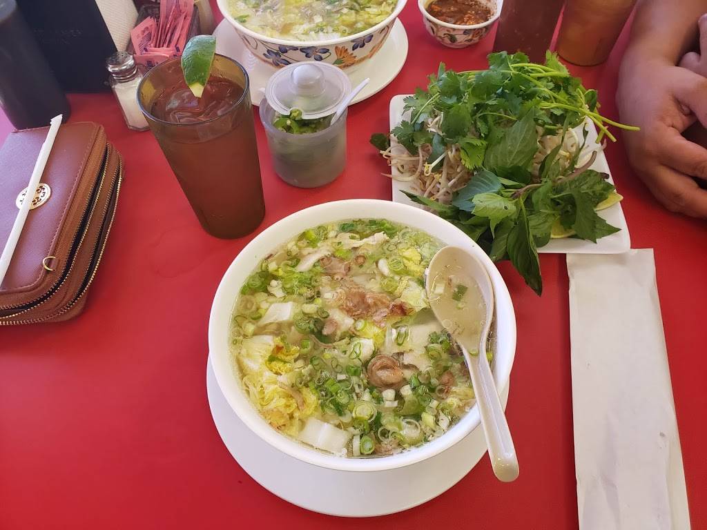 Viet Huong Restaurant | restaurant | 7919 E 21st St, Tulsa, OK 74129, USA | 9186641682 OR +1 918-664-1682