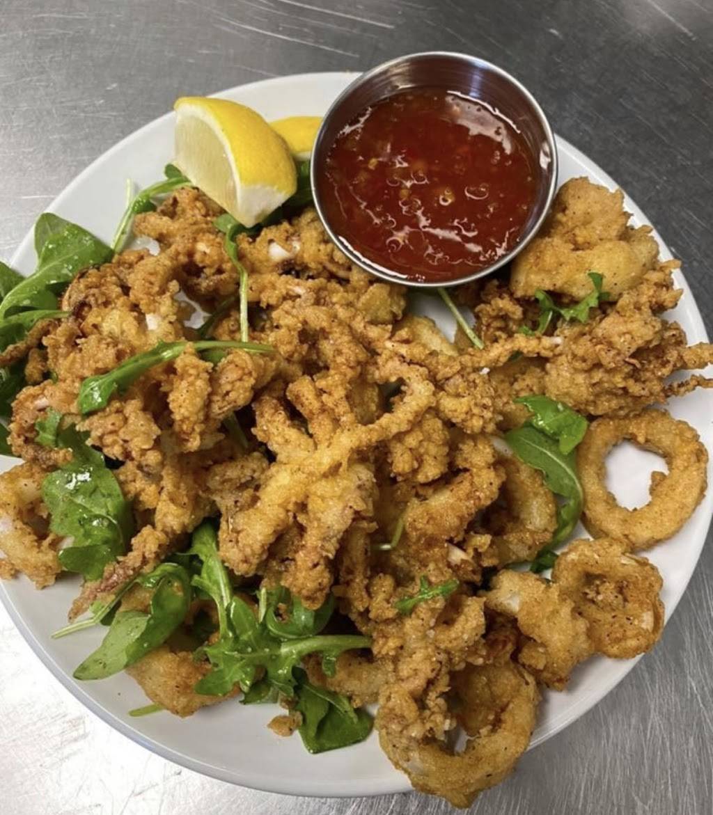 Blackberrys Bar & Grill | restaurant | 2241 Grand Island Blvd, Grand Island, NY 14072, USA | 7167759743 OR +1 716-775-9743