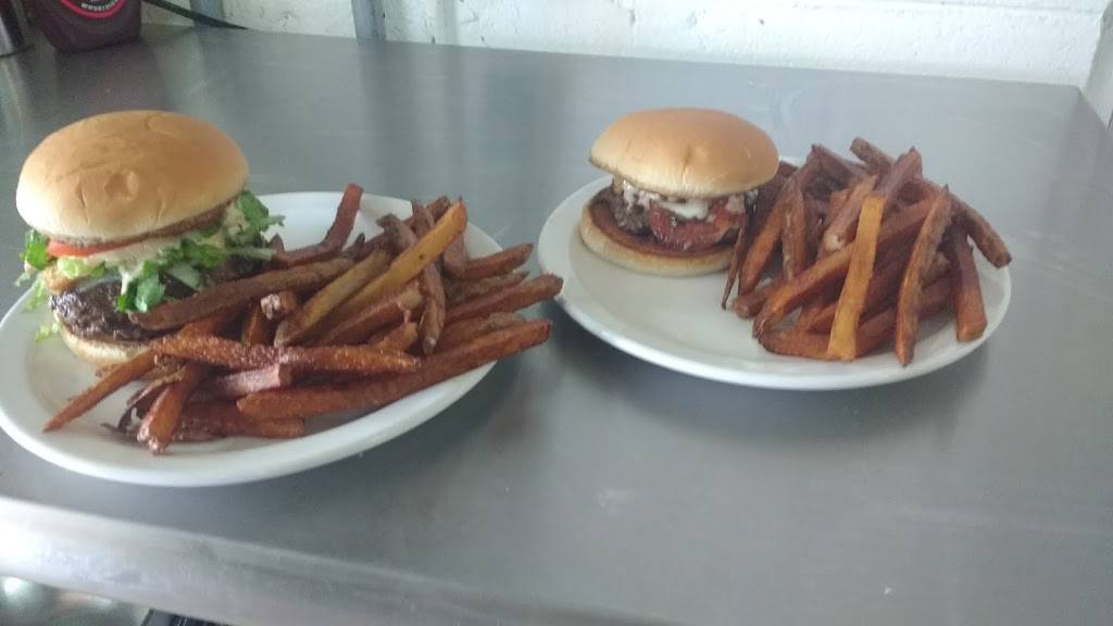 Oi Polloi | restaurant | 217 6th St, Salem, VA 24153, USA | 5405987777 OR +1 540-598-7777