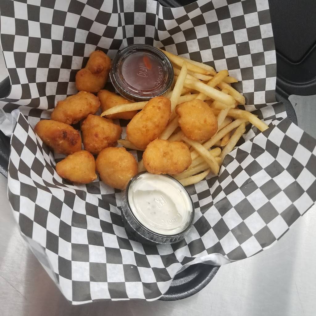 Big Reds Pizza | restaurant | 220 NW 137th Ave, Miami, FL 33182, USA | 3059511272 OR +1 305-951-1272