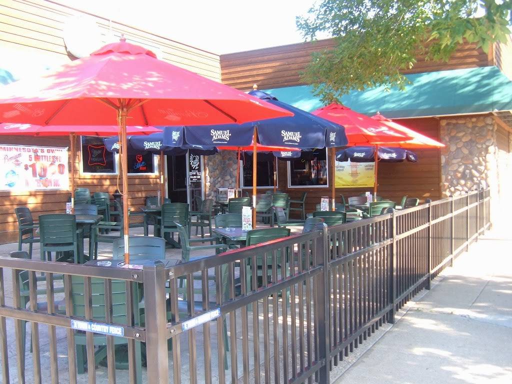 Dicks Bar & Grill | restaurant | 205 Central Ave, Osseo, MN 55369, USA | 7634257400 OR +1 763-425-7400