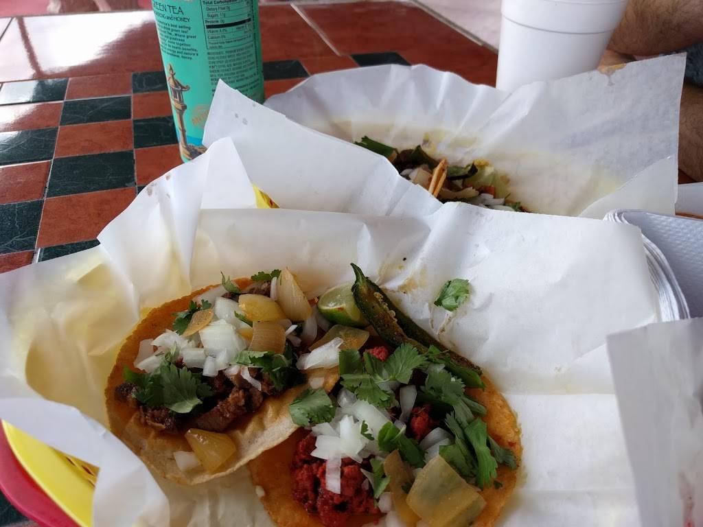 Antojitos Mexicanos La Placita | restaurant | 401 N Dixie Hwy, Lake Worth, FL 33460, USA | 5612491190 OR +1 561-249-1190